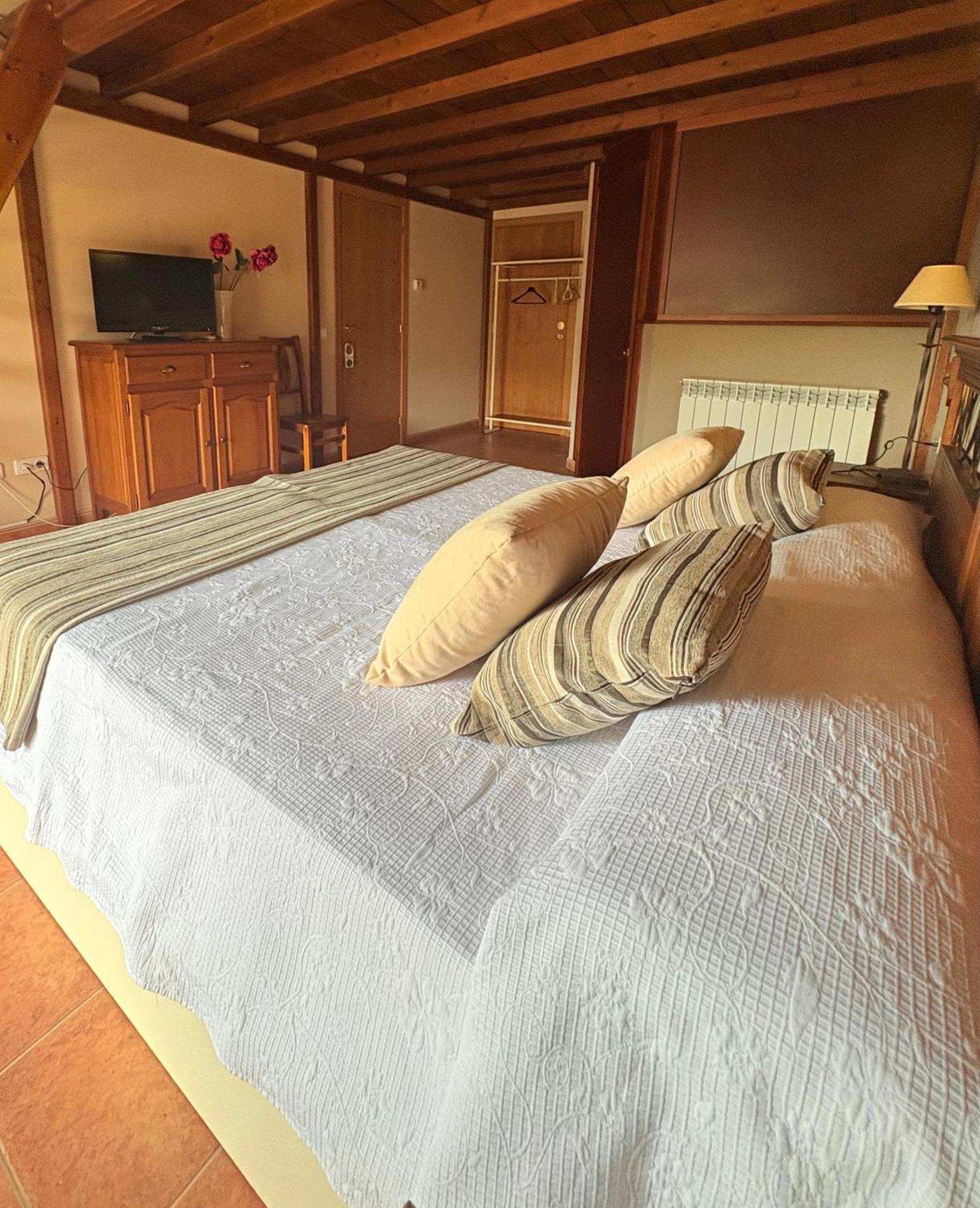 Hotel Guara Inluka Las Almunias Εξωτερικό φωτογραφία